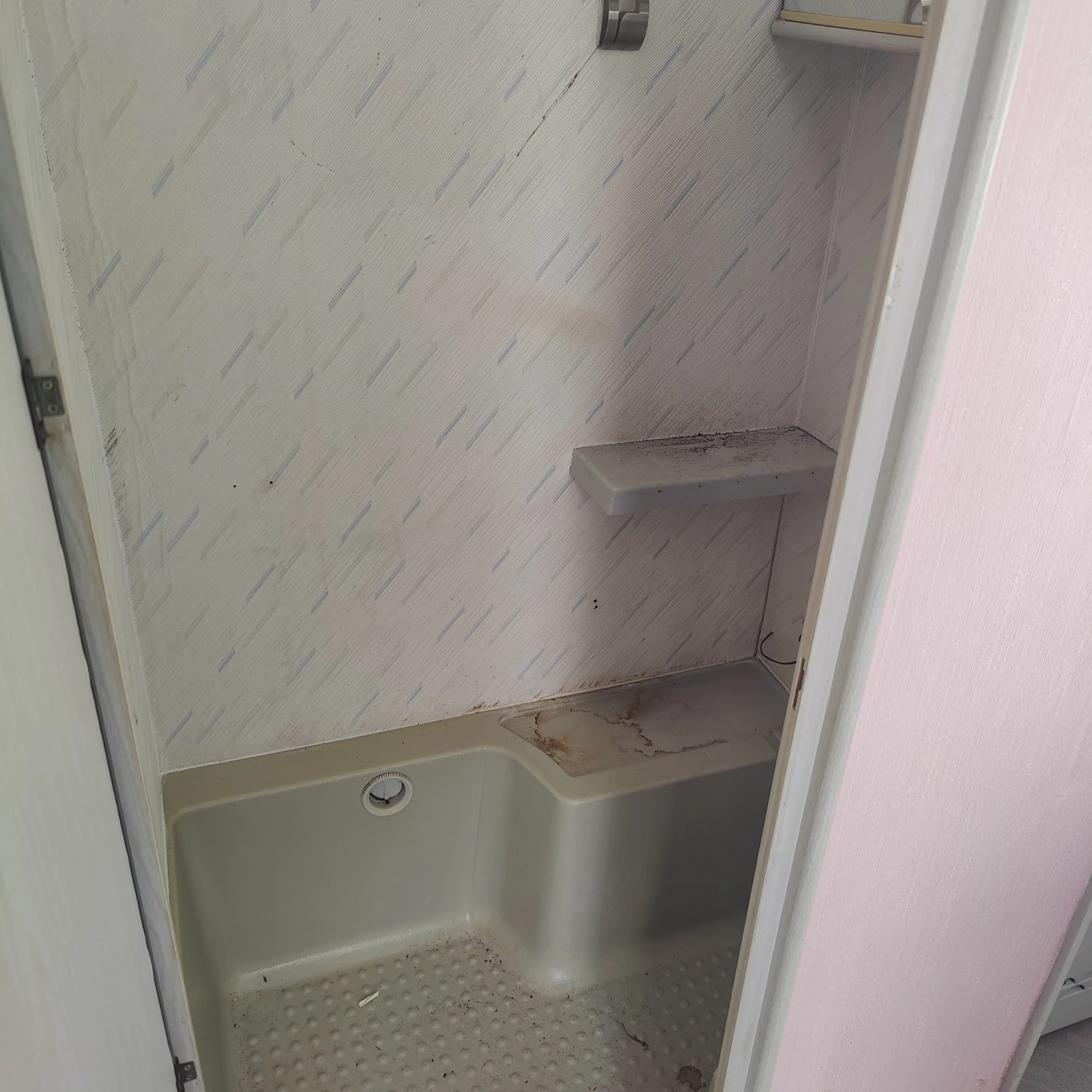 Каравана Knaus sudwind 420, снимка 5 - Каравани и кемпери - 54913179