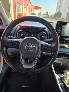 Toyota Yaris 1.5 Hybrid / Гаранция 2033 , снимка 12