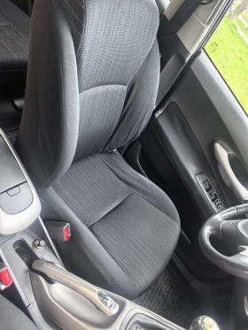 Toyota Auris 1.4 D, снимка 8