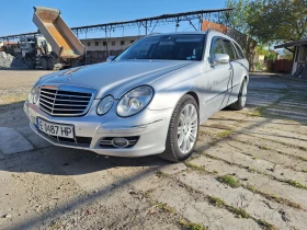 ������ Mercedes-Benz E 320