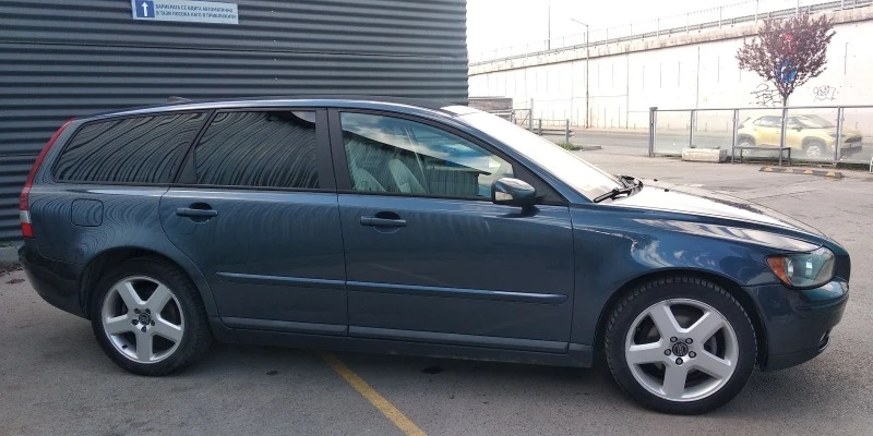 Volvo V50 Momentum, снимка 4 - Автомобили и джипове - 45169693