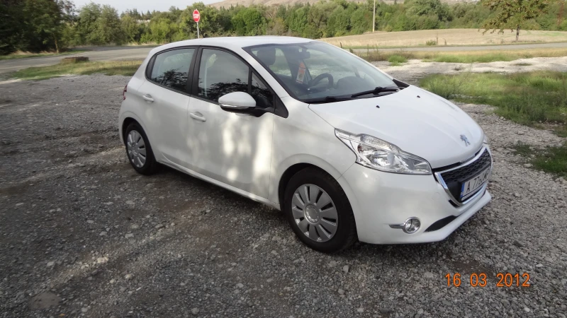 Peugeot 208, снимка 2 - Автомобили и джипове - 47310423