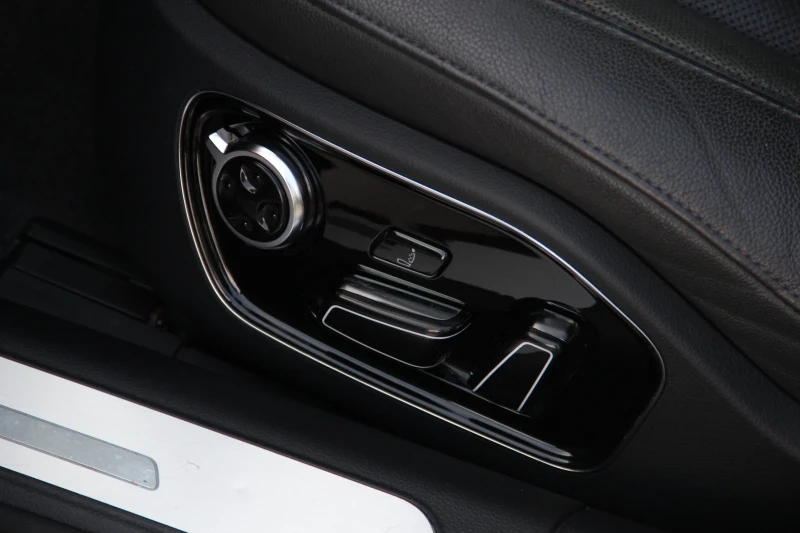 Audi A8 Long 4.0TFSI S8 optic, снимка 14 - Автомобили и джипове - 51619559