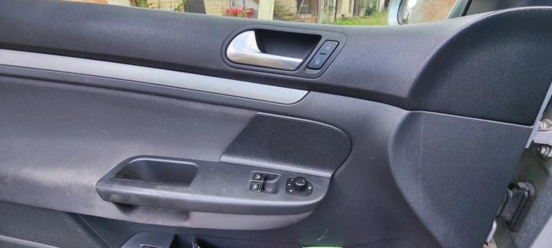 VW Golf 1.9 TDI дизел, регулируемо спортно окачване, снимка 5 - Автомобили и джипове - 52106756