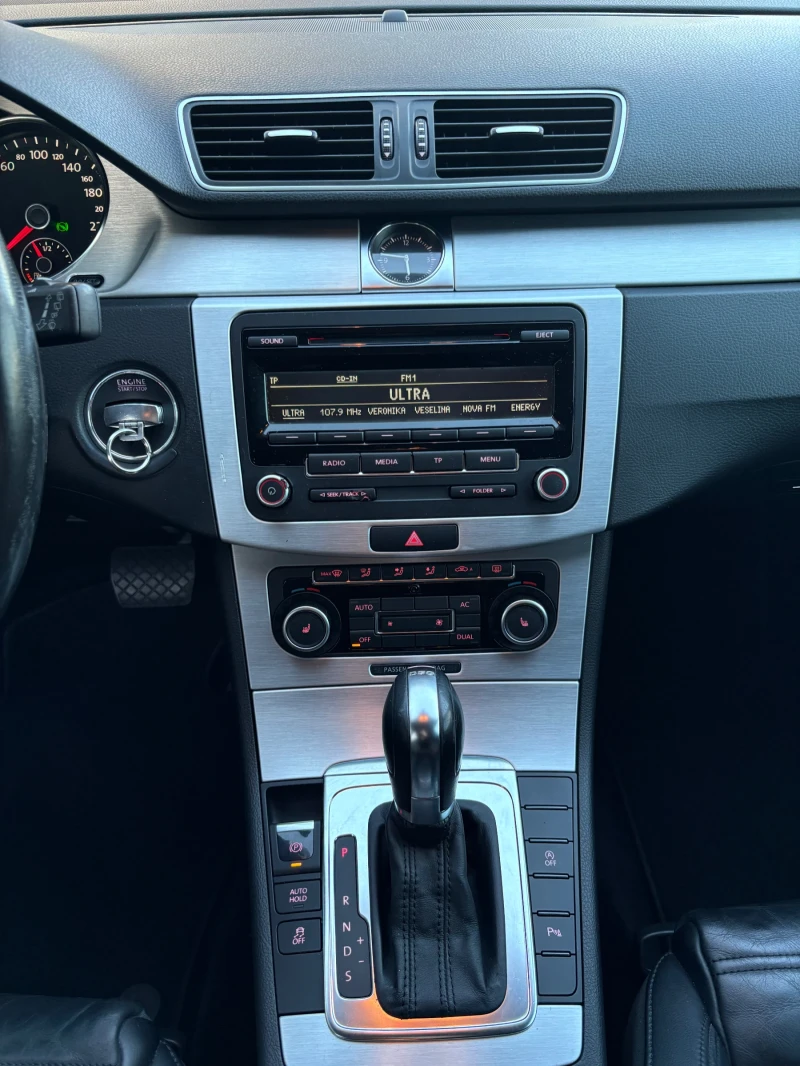 VW Passat 2.0 170TDI само предно DSG, снимка 13 - Автомобили и джипове - 52645517