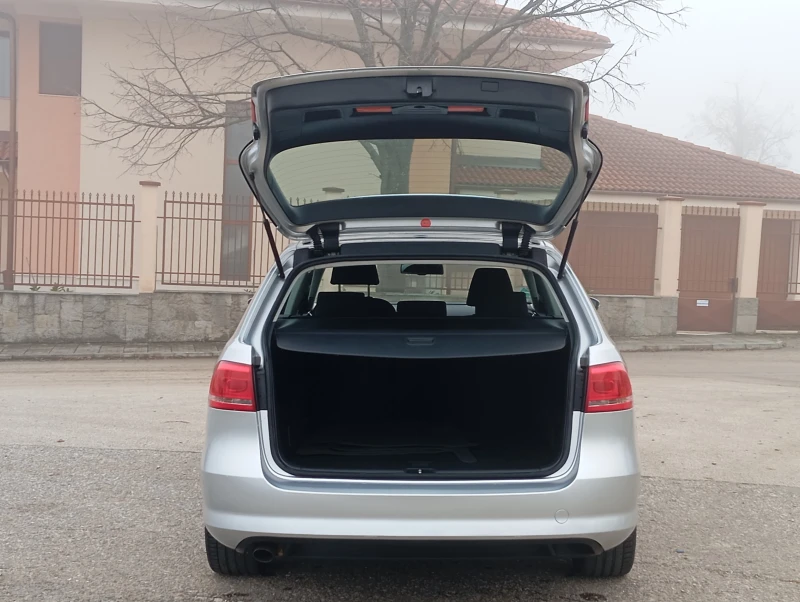 VW Passat 1.9-D-NAVI-КЛИМАТРОНИК, снимка 8 - Автомобили и джипове - 52641322