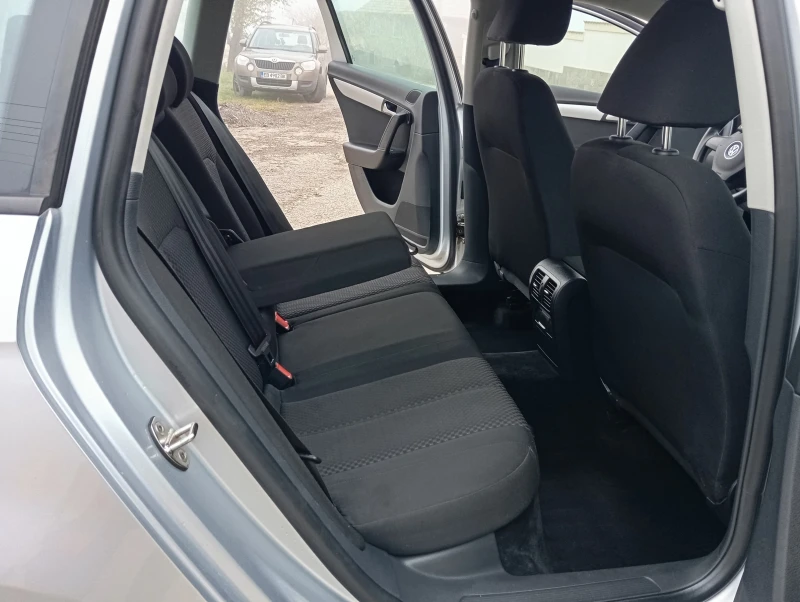 VW Passat 1.9-D-NAVI-КЛИМАТРОНИК, снимка 14 - Автомобили и джипове - 52641322