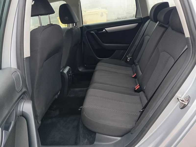VW Passat 1.9-D-NAVI-КЛИМАТРОНИК, снимка 13 - Автомобили и джипове - 52641322