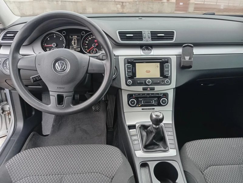 VW Passat 1.9-D-NAVI-КЛИМАТРОНИК, снимка 12 - Автомобили и джипове - 52641322