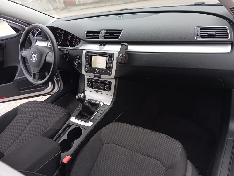 VW Passat 1.9-D-NAVI-КЛИМАТРОНИК, снимка 16 - Автомобили и джипове - 52641322