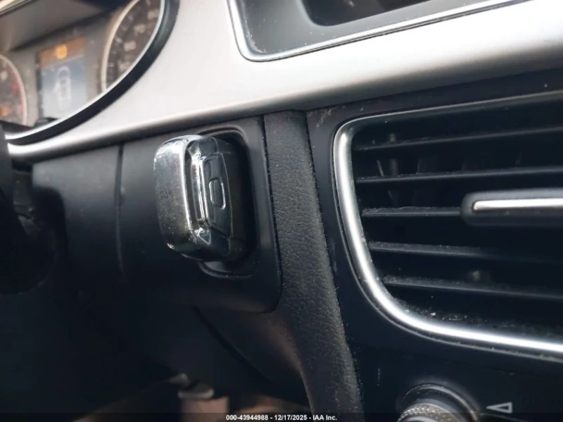 Audi A4 2l 2.0T Premium, снимка 11 - Автомобили и джипове - 53185901