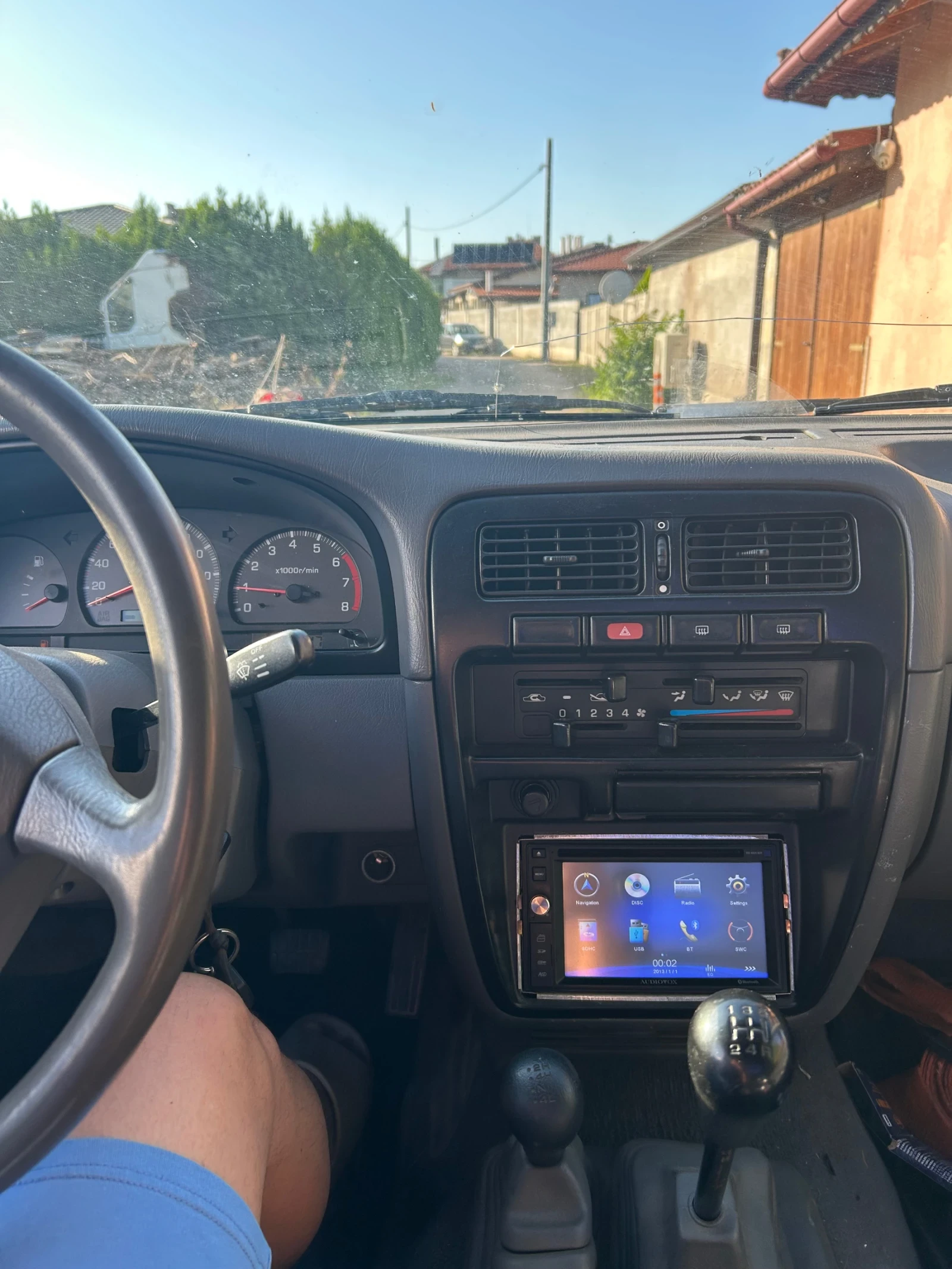 Nissan Pickup  - изображение 7