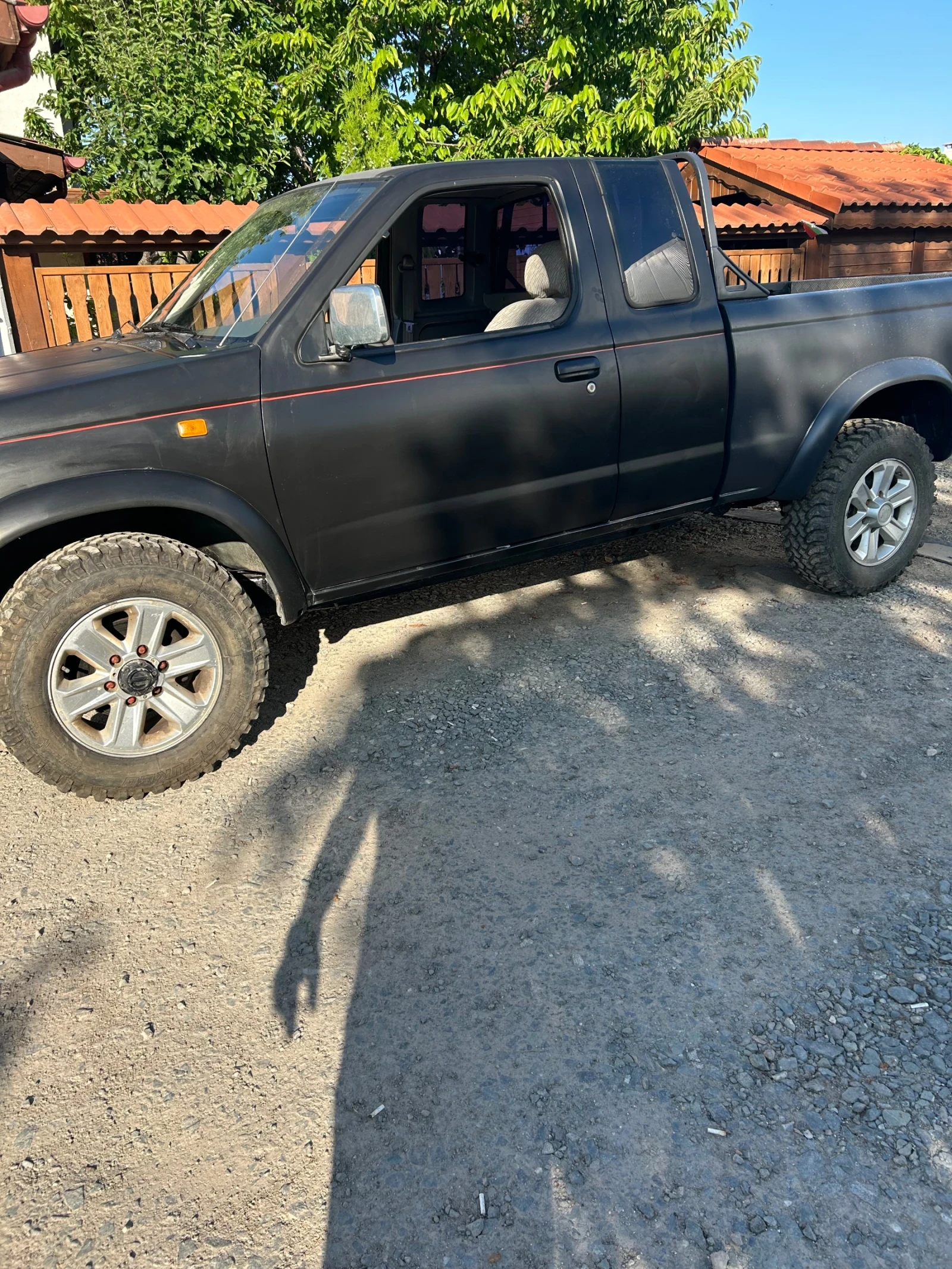 Nissan Pickup  - изображение 5