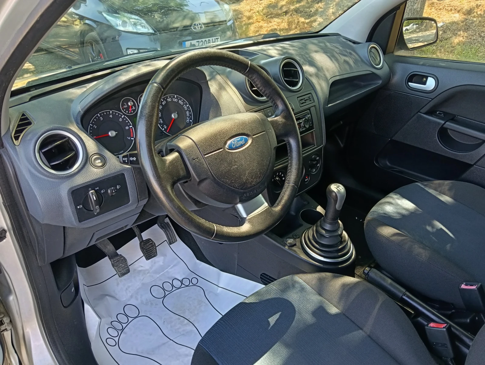 Ford Fiesta 1.25i - изображение 9