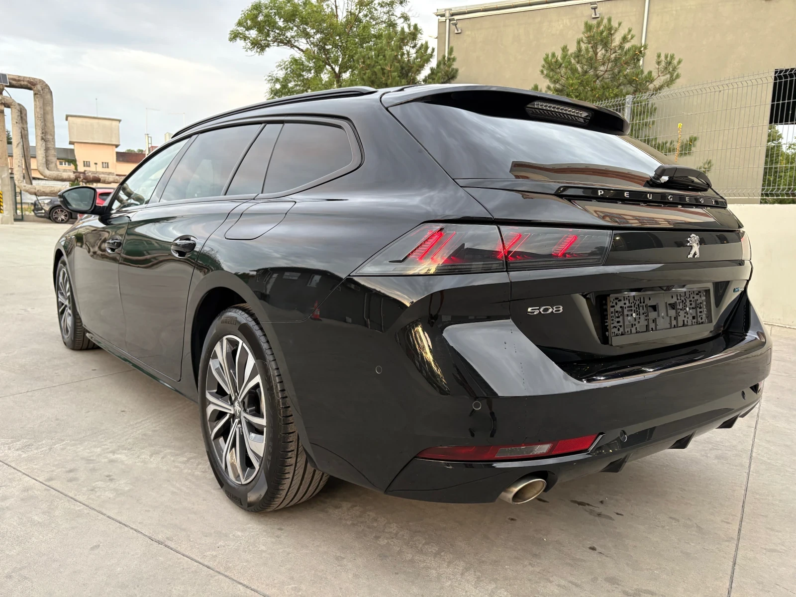 Peugeot 508 Plug in Hybrid 225kc Black Line - изображение 4