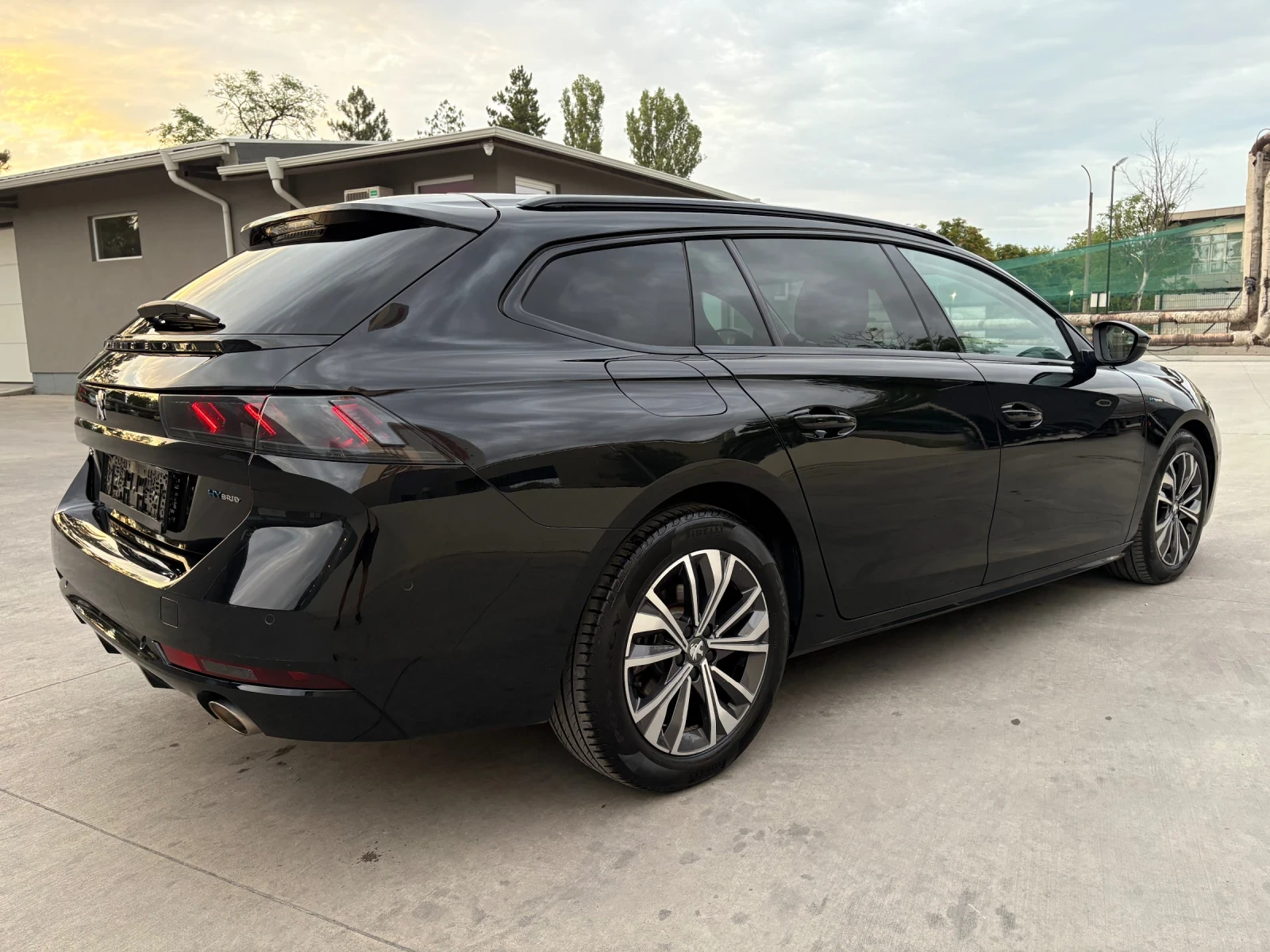 Peugeot 508 Plug in Hybrid 225kc Black Line - изображение 8