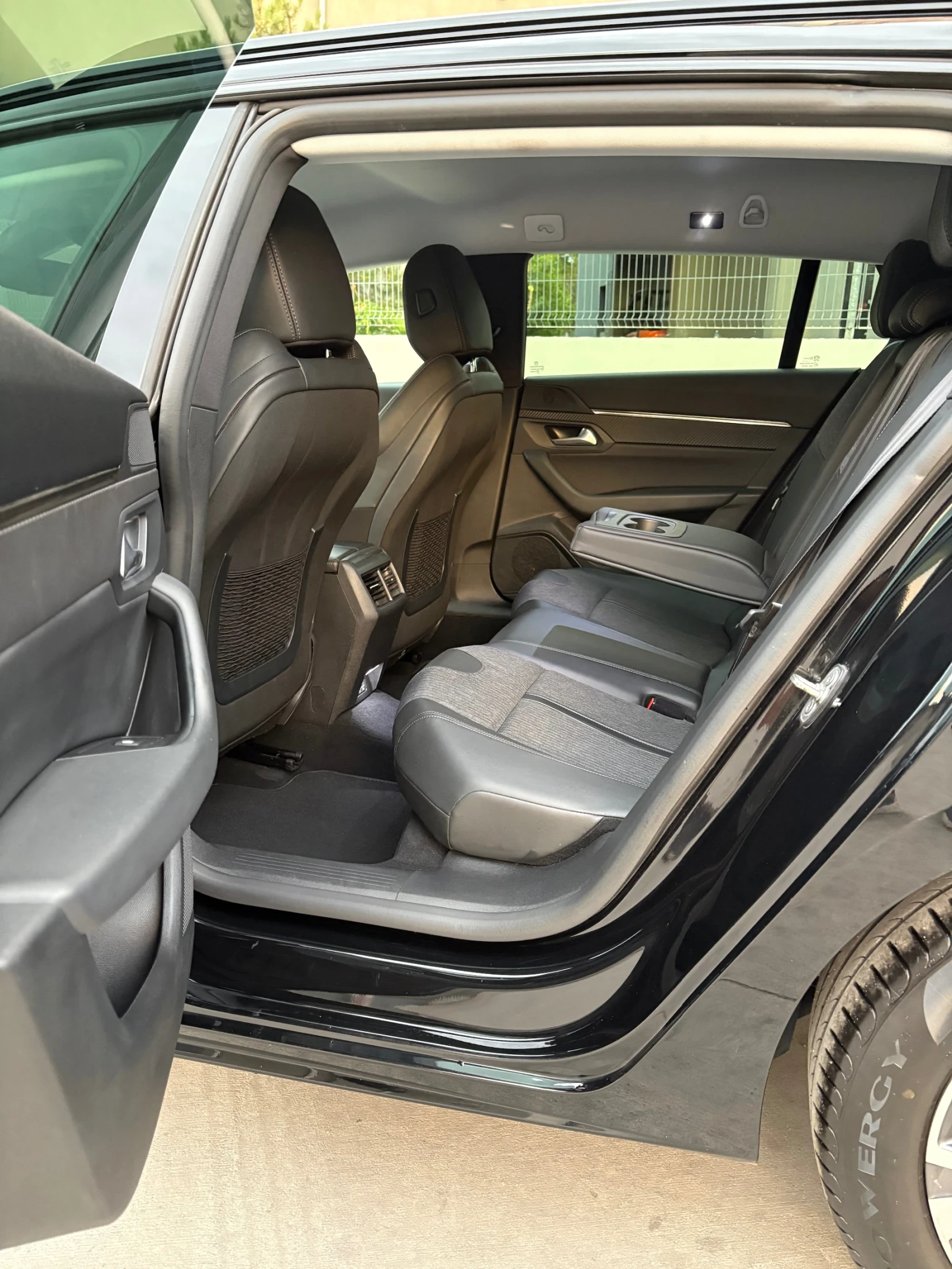 Peugeot 508 Plug in Hybrid 225kc GT Black Line AT8 | Mobile.bg   14