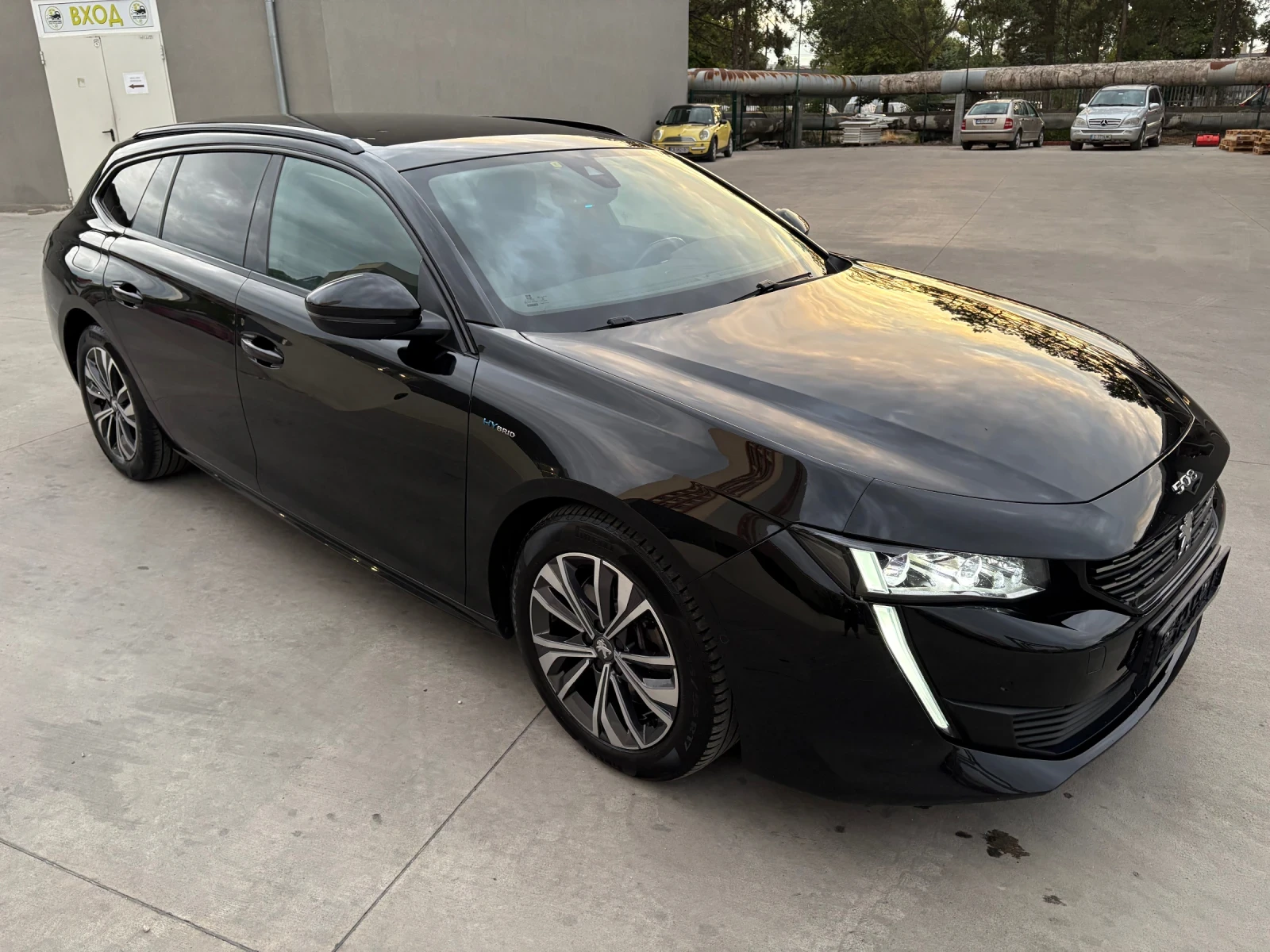 Peugeot 508 Plug in Hybrid 225kc Black Line - изображение 10