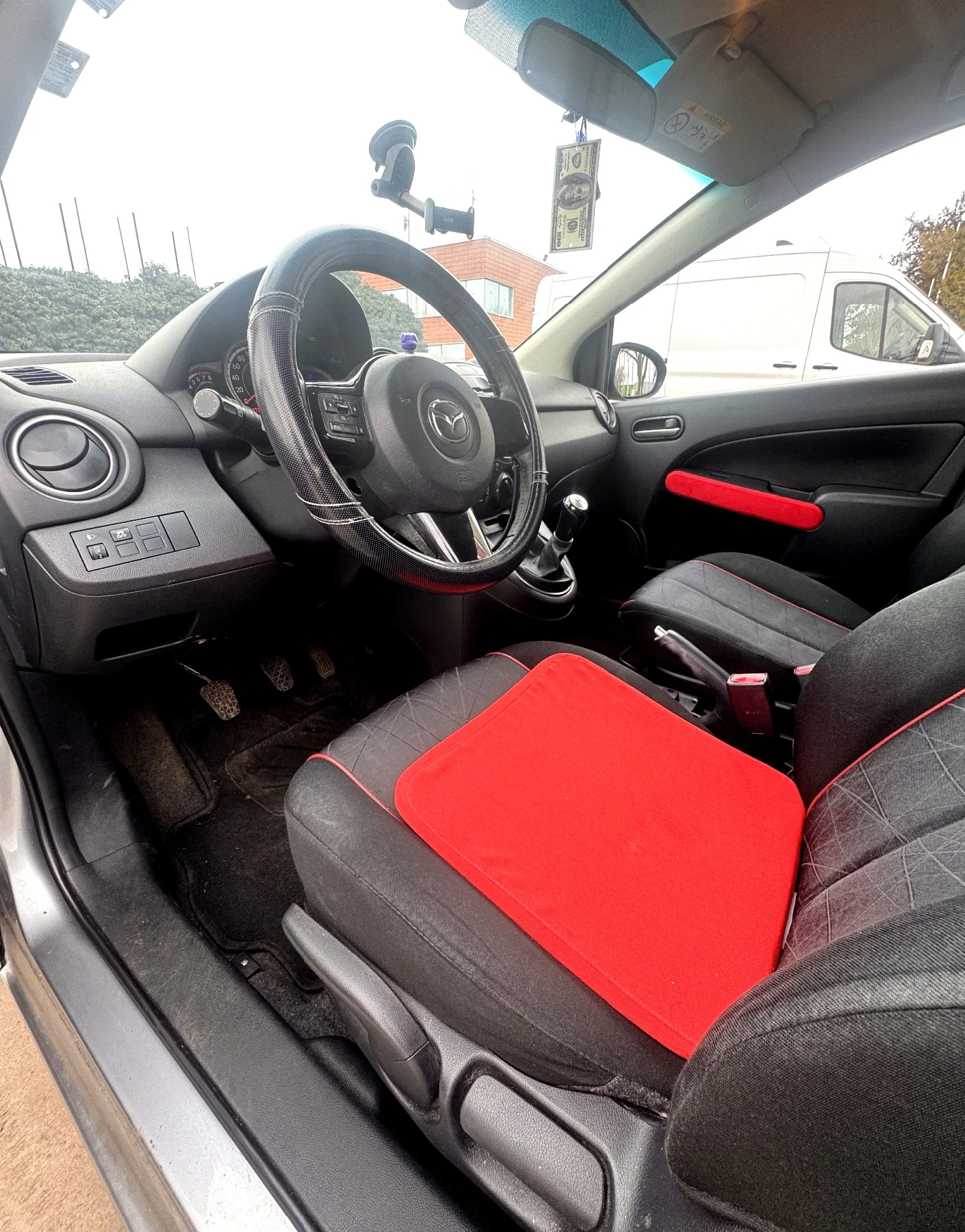 Mazda 2 Mazda 2 - 1.3 бензин 75 к.с., снимка 8 - Автомобили и джипове - 53541132