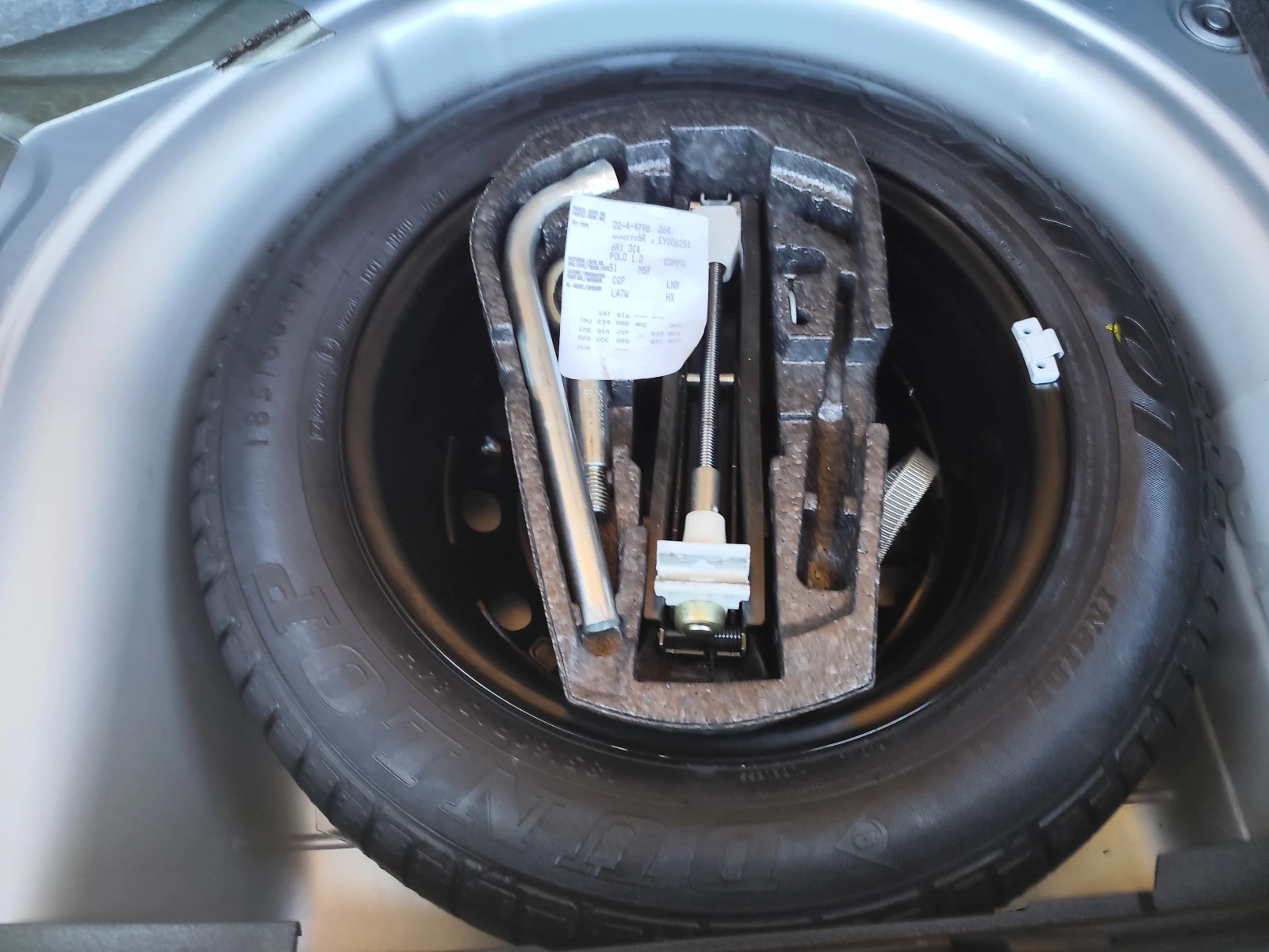 VW Polo 1.2i* EURO5B* 124000km!, снимка 12 - Автомобили и джипове - 53735437