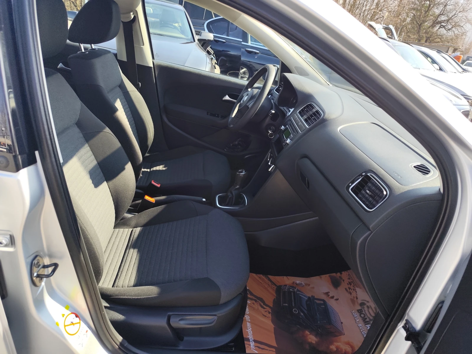 VW Polo 1.2i* EURO5B* 124000km!, снимка 11 - Автомобили и джипове - 53735437