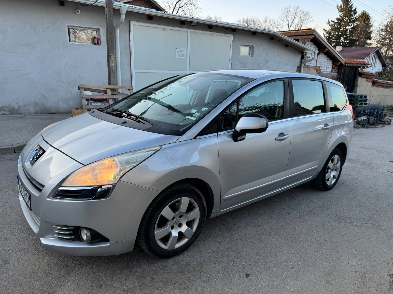 Peugeot 5008 Дизел, снимка 3 - Автомобили и джипове - 53853612