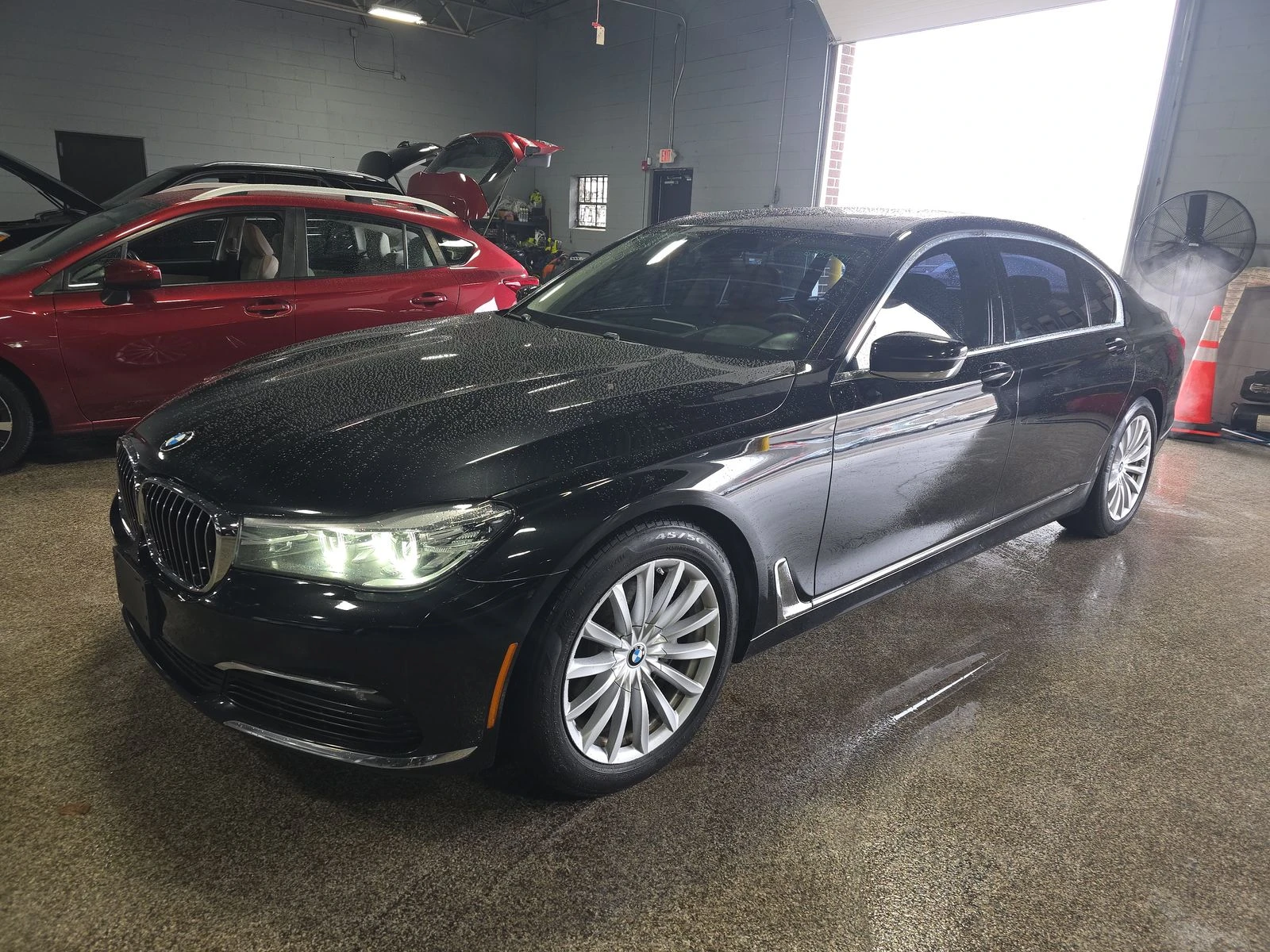 BMW 740 XDRIVE* ХЕДЪП* ПАНОРАМА* ОБДУХВАНЕ* 