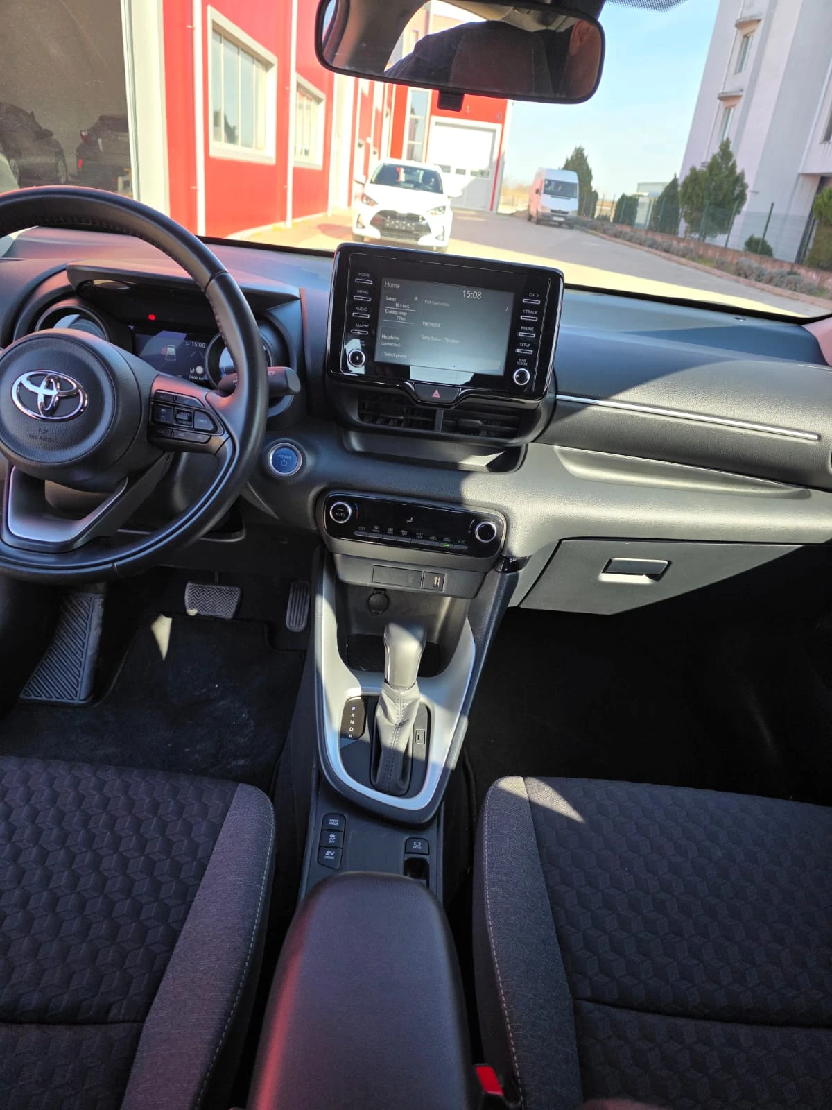Toyota Yaris 1.5 Hybrid / Гаранция 2033 , снимка 13 - Автомобили и джипове - 53987877