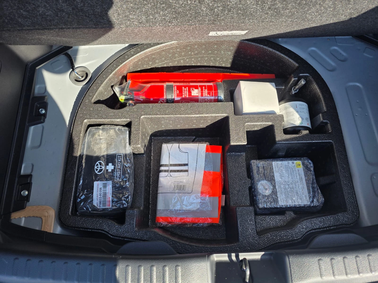 Toyota Yaris 1.5 Hybrid / Гаранция 2033 , снимка 8 - Автомобили и джипове - 53987877