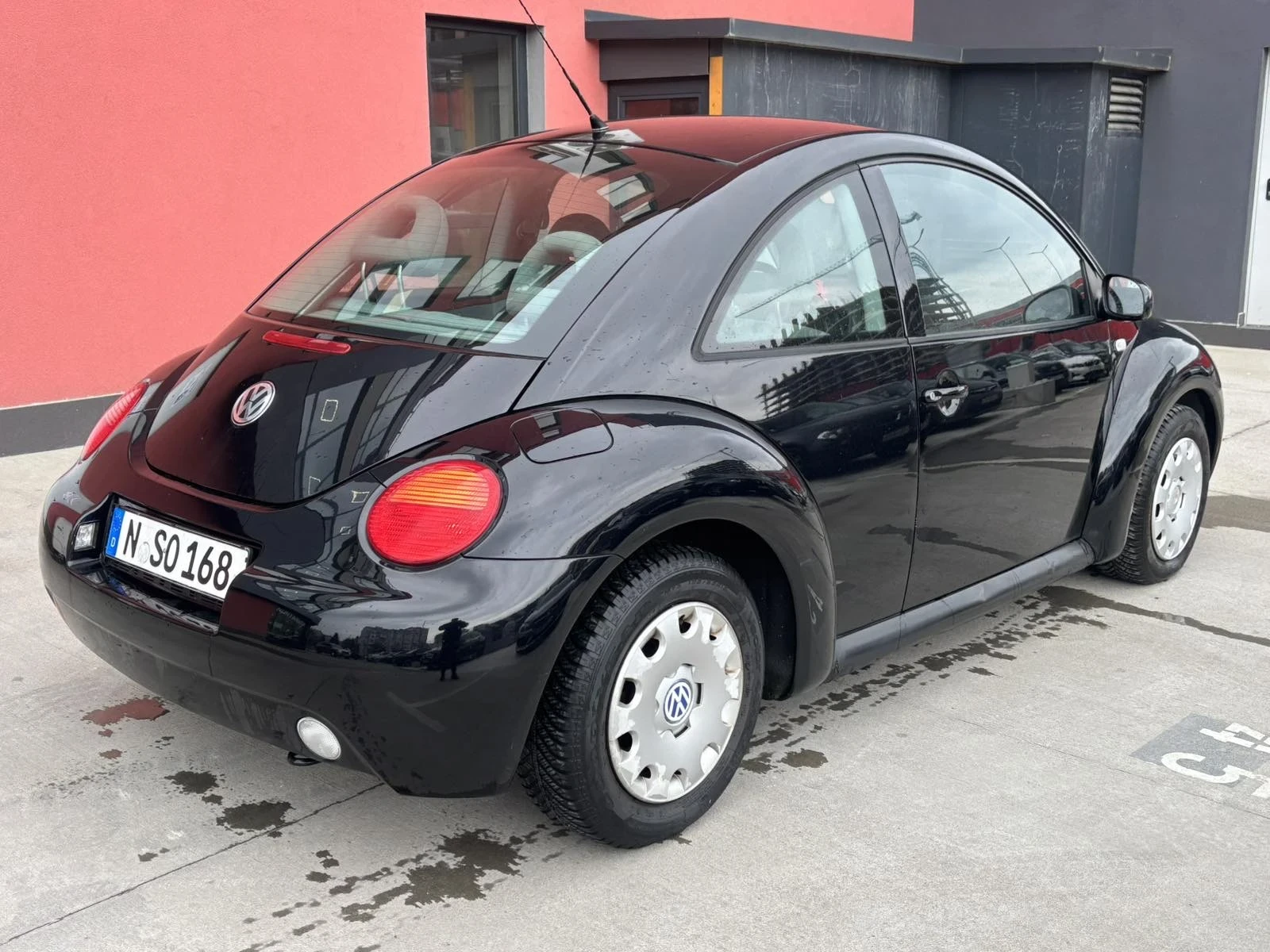 VW Beetle 1.6 Бензин, снимка 4 - Автомобили и джипове - 54029735