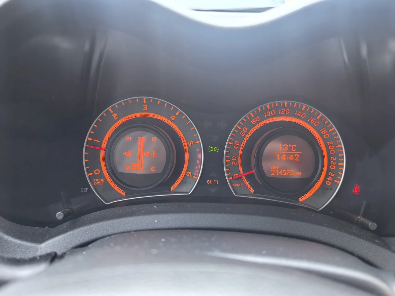 Toyota Auris 1.4 D, снимка 12 - Автомобили и джипове - 54087522