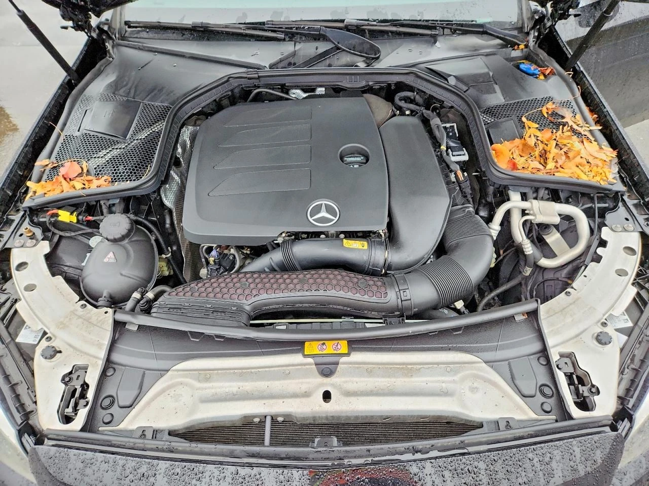 Mercedes-Benz C 300 4MATIC, снимка 11 - Автомобили и джипове - 54257186