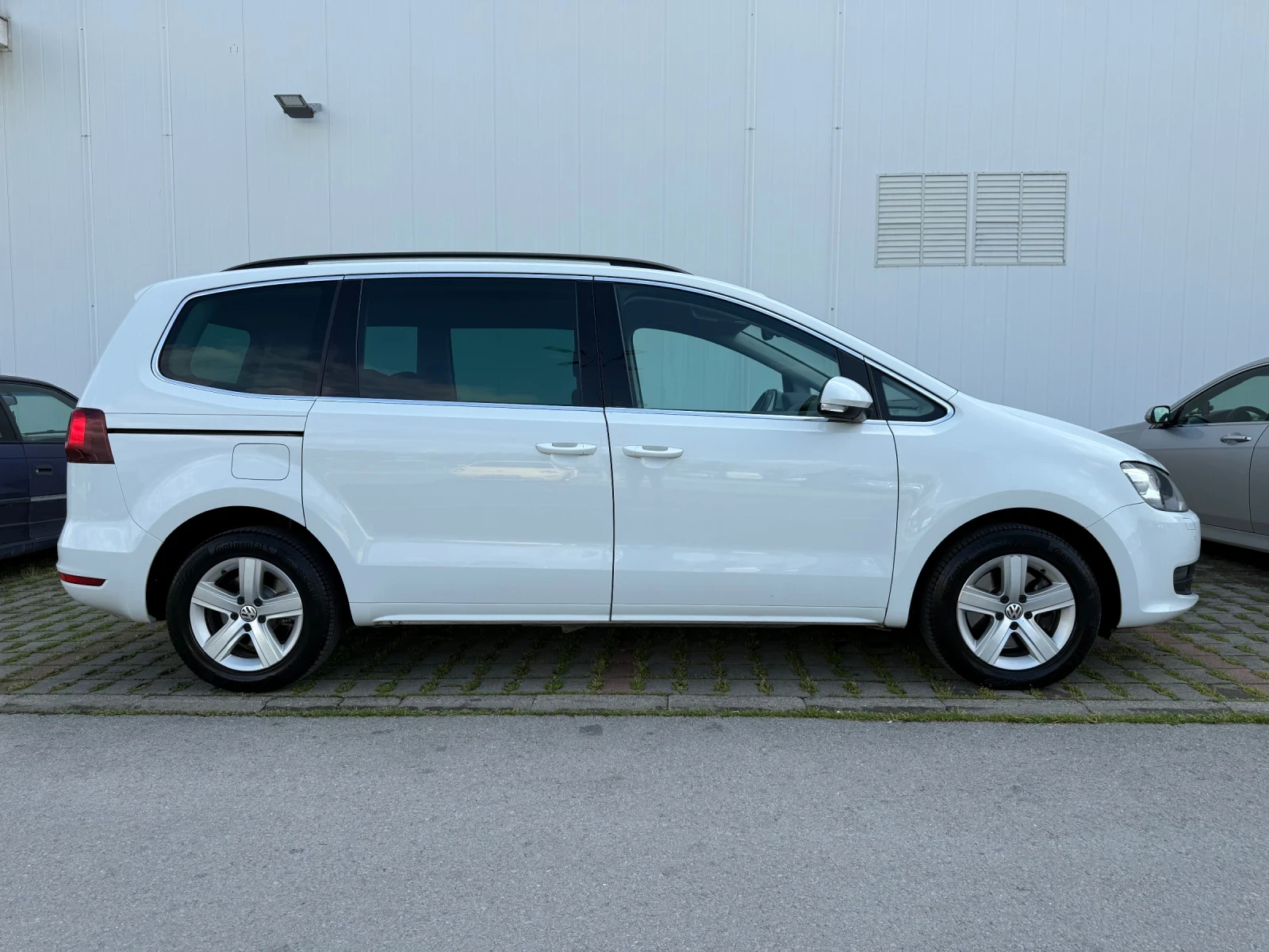 VW Sharan 2.0TDI 150ps FACELIFT, снимка 6 - Автомобили и джипове - 54654392