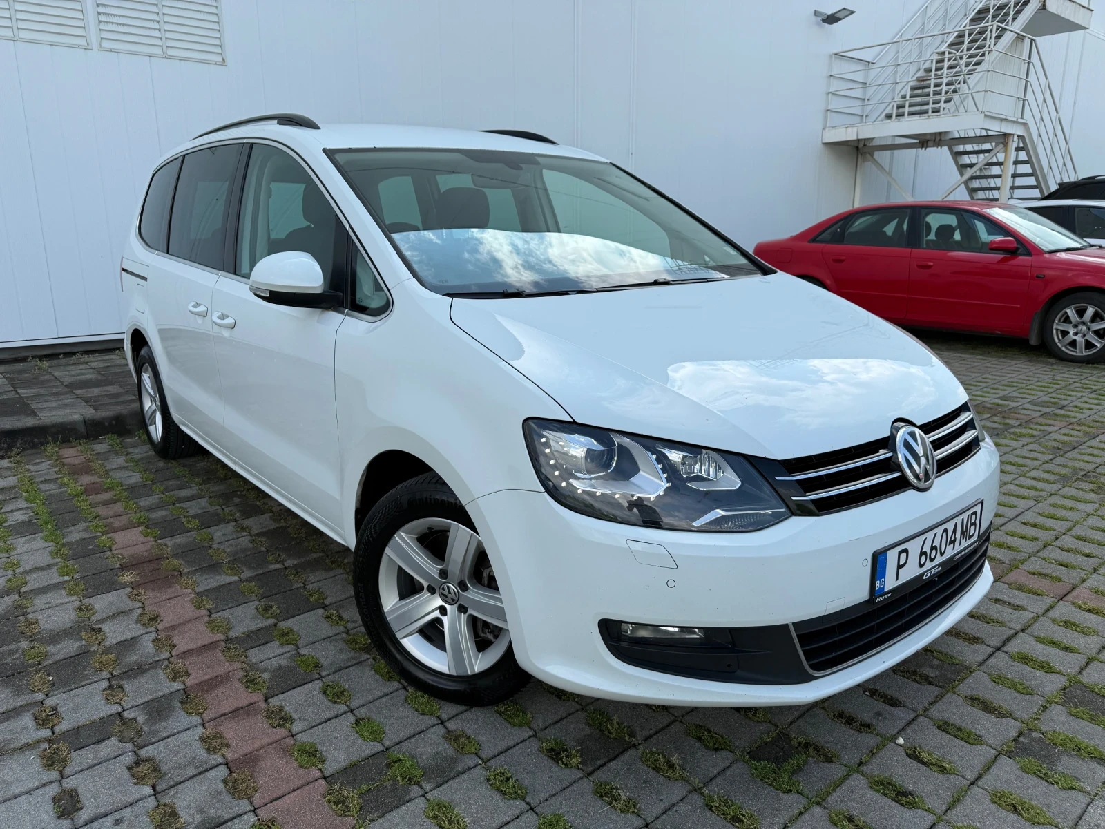 VW Sharan 2.0TDI 150ps FACELIFT, снимка 7 - Автомобили и джипове - 54654392