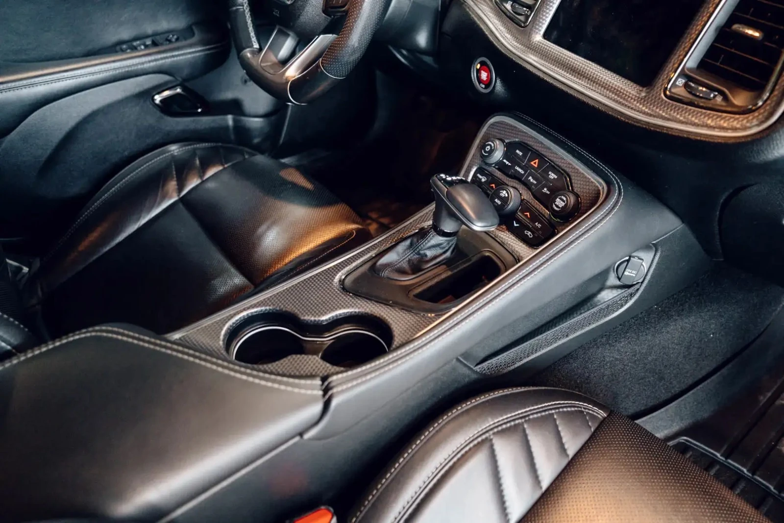 Dodge Challenger SRT HELLCAT REDEYE РЕГИСТРАЦИЯ & АВТО КРЕДИТ, снимка 11 - Автомобили и джипове - 54741924