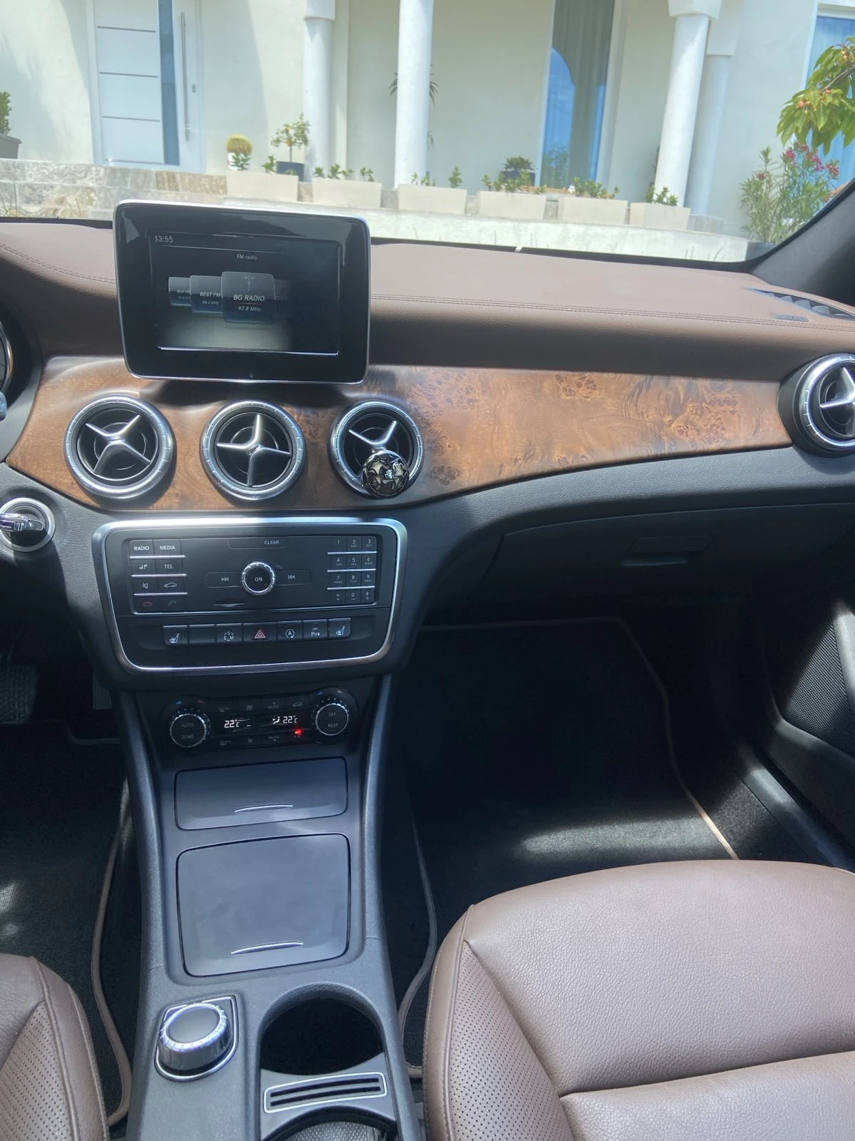 Mercedes-Benz CLA 180, снимка 6 - Автомобили и джипове - 54838977