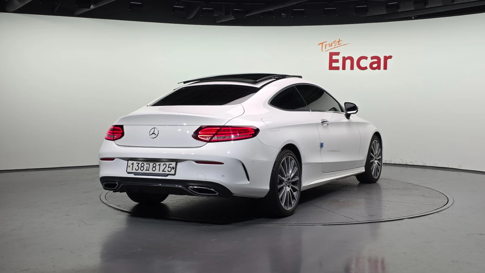 Mercedes-Benz C 220 4MATIC Coupe | Panoramic Roof | HUD | 4MATIC, снимка 2 - Автомобили и джипове - 54884669