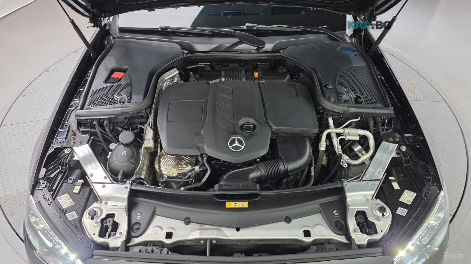 Mercedes-Benz E 220 4MATIC/AMG-LINE/DRIVE-ASSISTS/SUNROOF, снимка 17 - Автомобили и джипове - 55314807