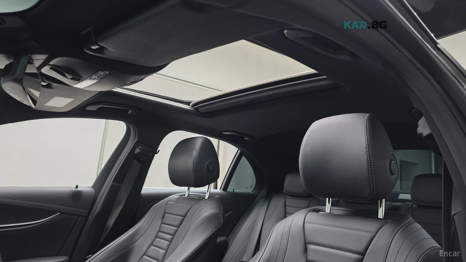 Mercedes-Benz E 220 4MATIC/AMG-LINE/DRIVE-ASSISTS/SUNROOF, снимка 14 - Автомобили и джипове - 55314807