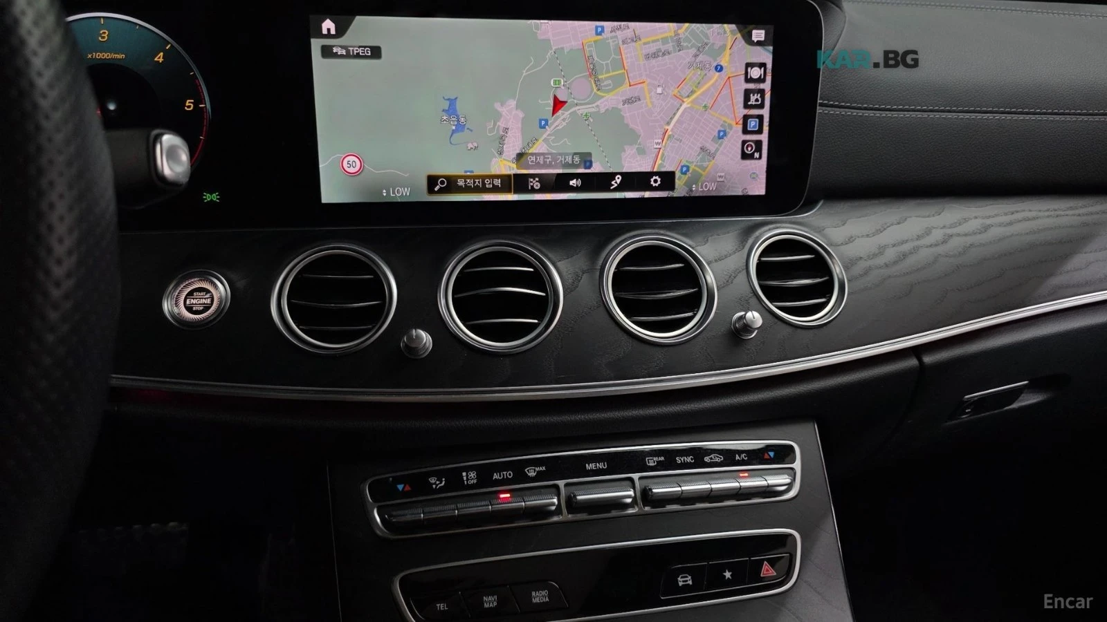 Mercedes-Benz E 220 4MATIC/AMG-LINE/DRIVE-ASSISTS/SUNROOF, снимка 9 - Автомобили и джипове - 55314807