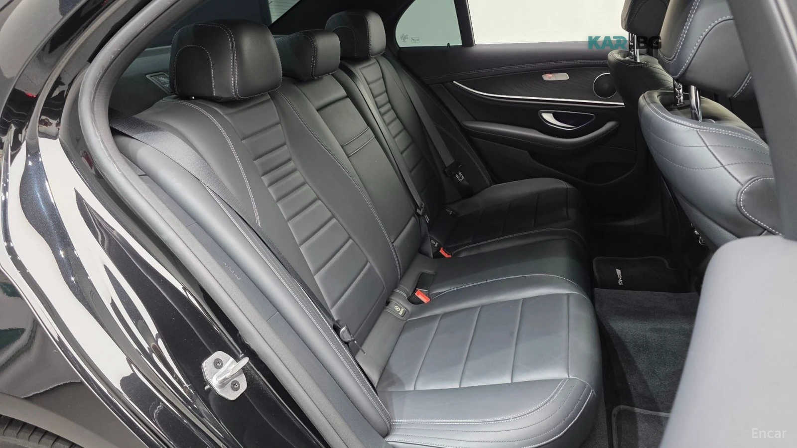 Mercedes-Benz E 220 4MATIC/AMG-LINE/DRIVE-ASSISTS/SUNROOF, снимка 15 - Автомобили и джипове - 55314807