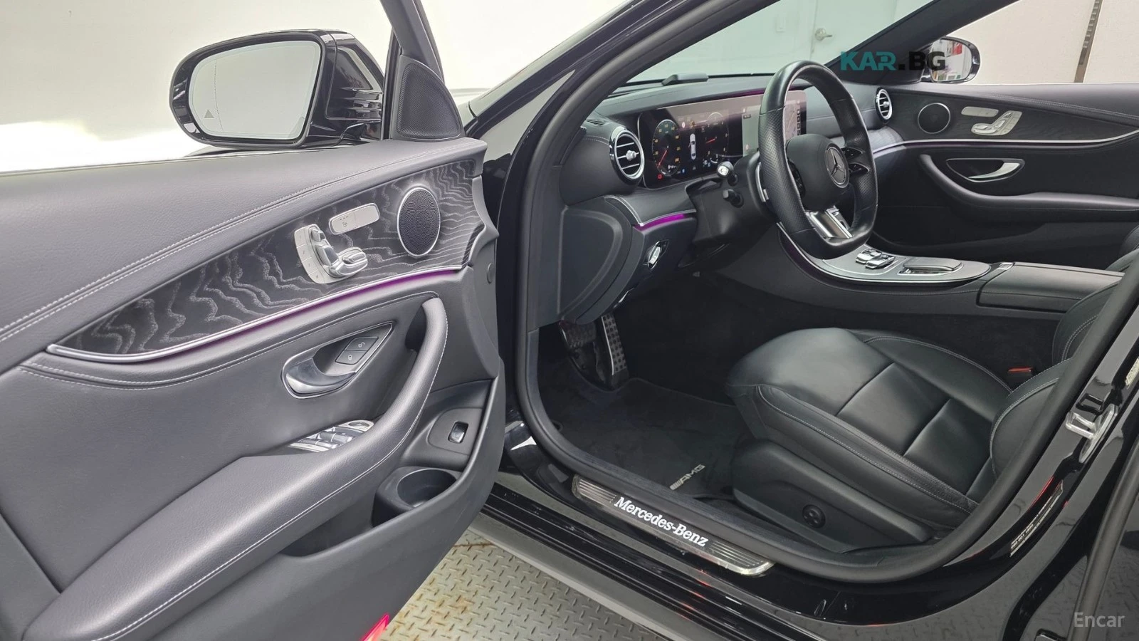 Mercedes-Benz E 220 4MATIC/AMG-LINE/DRIVE-ASSISTS/SUNROOF, снимка 5 - Автомобили и джипове - 55314807