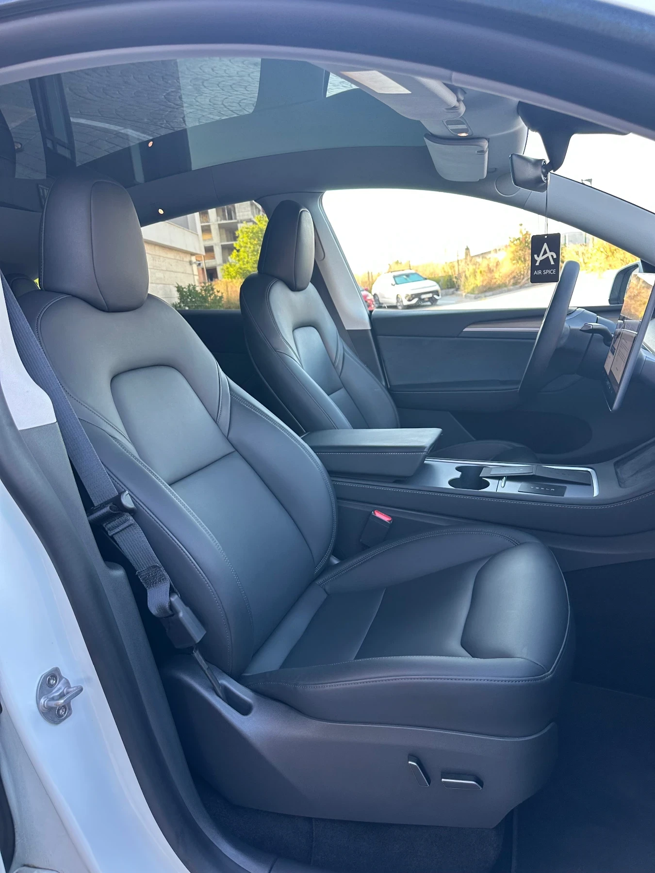 Tesla Model Y LONG RANGE/DUAL MOTOR/AWD/ЕВРОПЕЙСКА/ГАРАНЦИЯ, снимка 8 - Автомобили и джипове - 55551856