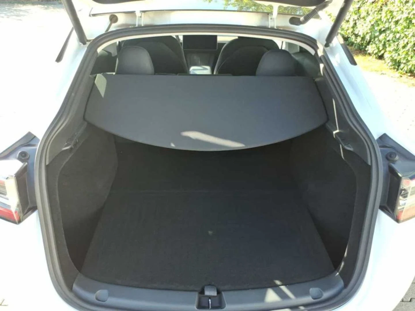 Tesla Model Y LONG RANGE/DUAL MOTOR/AWD/ЕВРОПЕЙСКА/ГАРАНЦИЯ, снимка 11 - Автомобили и джипове - 55551856