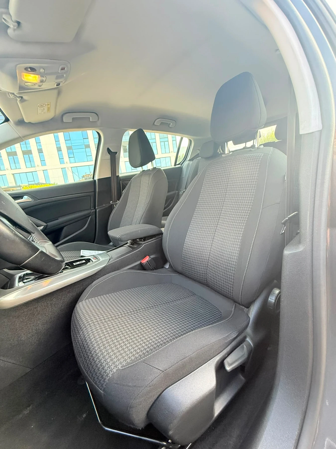 Peugeot 308 1.5 BlueHdi AUTOMAT, снимка 12 - Автомобили и джипове - 55593331