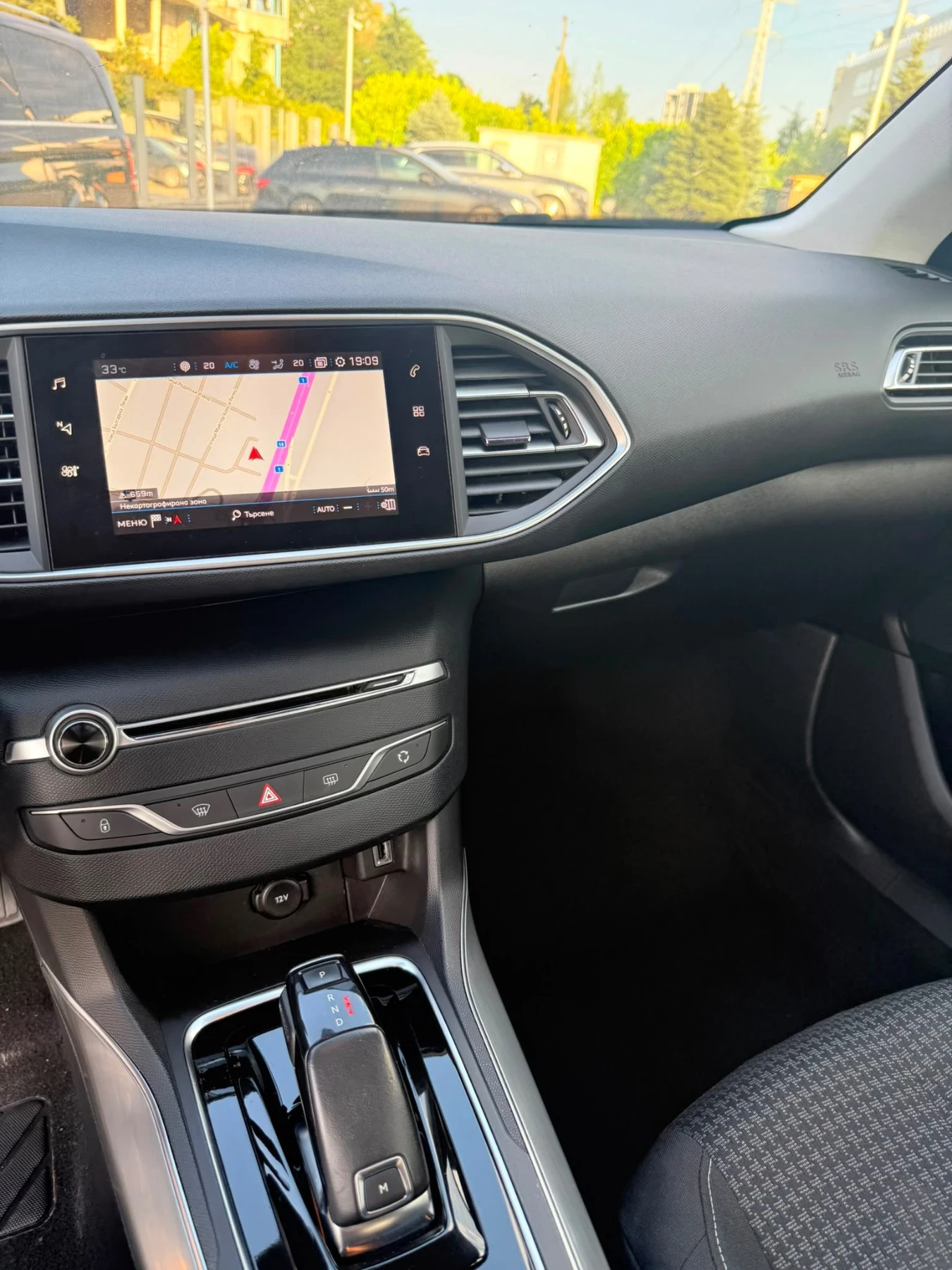 Peugeot 308 1.5 BlueHdi AUTOMAT, снимка 11 - Автомобили и джипове - 55593331