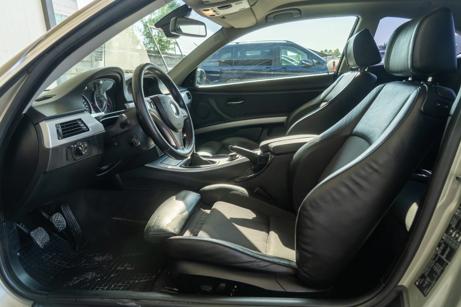 BMW 330 D = E92 = MEMORY = NAVI = TOP = ЛИЗИНГ, снимка 9 - Автомобили и джипове - 55646830