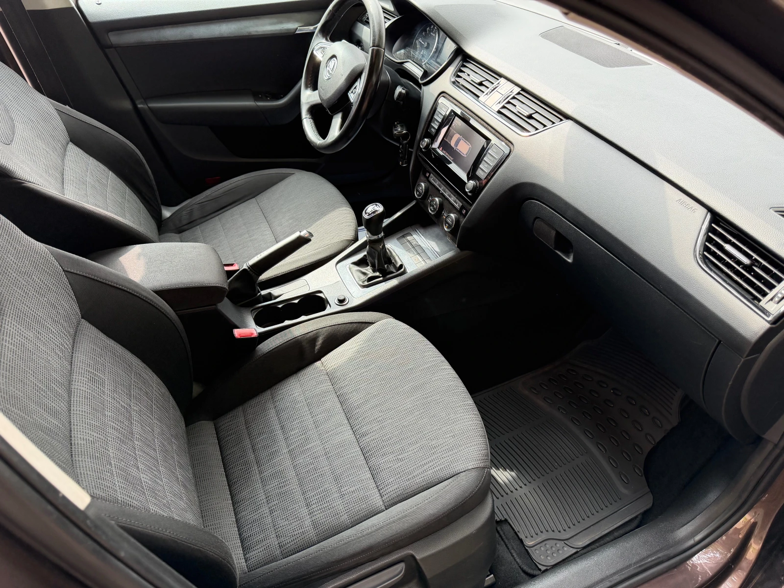 Skoda Octavia 2.0tdi 150 Canton, снимка 12 - Автомобили и джипове - 55776057