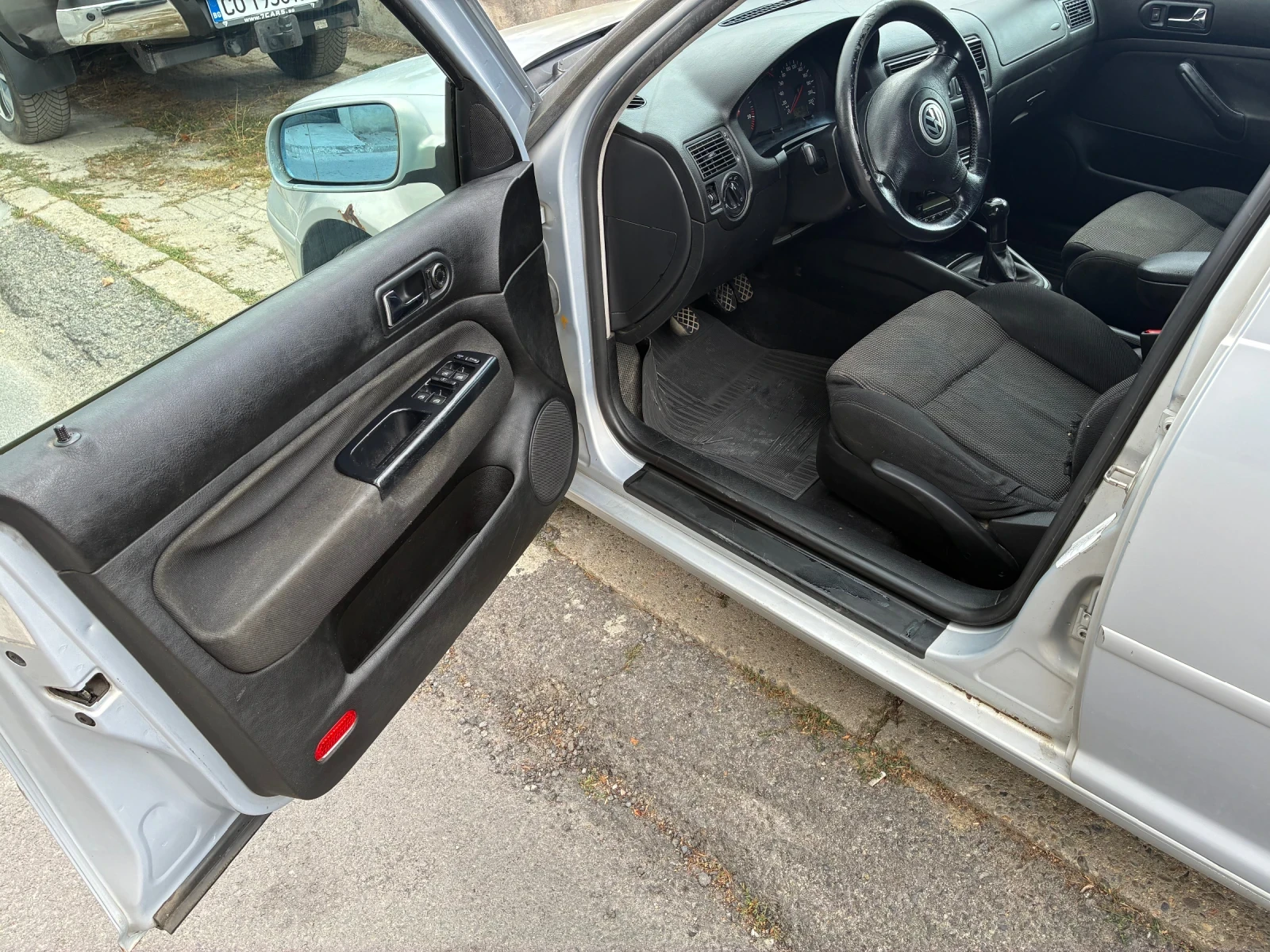 VW Golf 1.9TDI 110HP, снимка 9 - Автомобили и джипове - 56040262