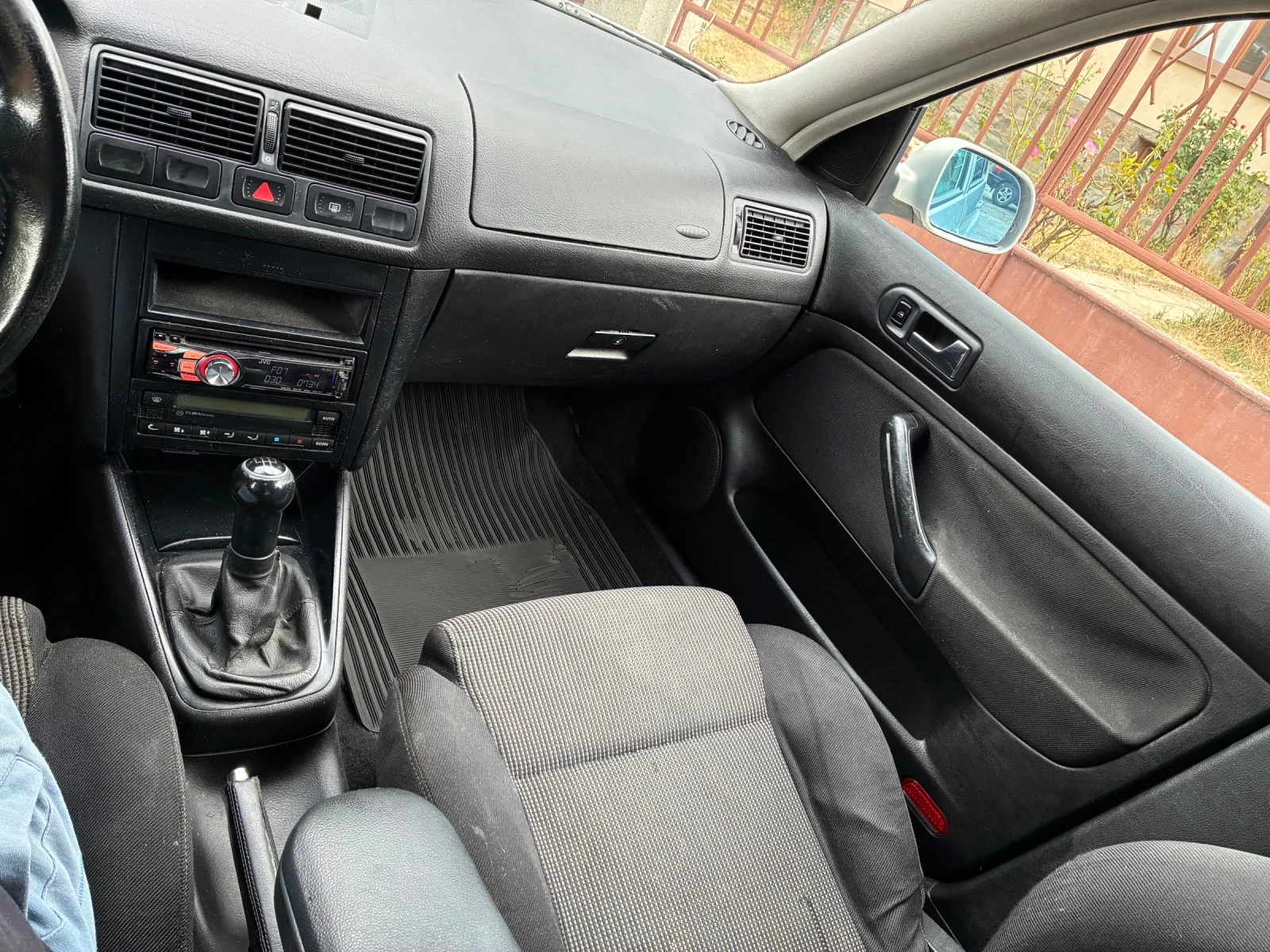 VW Golf 1.9TDI 110HP, снимка 14 - Автомобили и джипове - 56040262